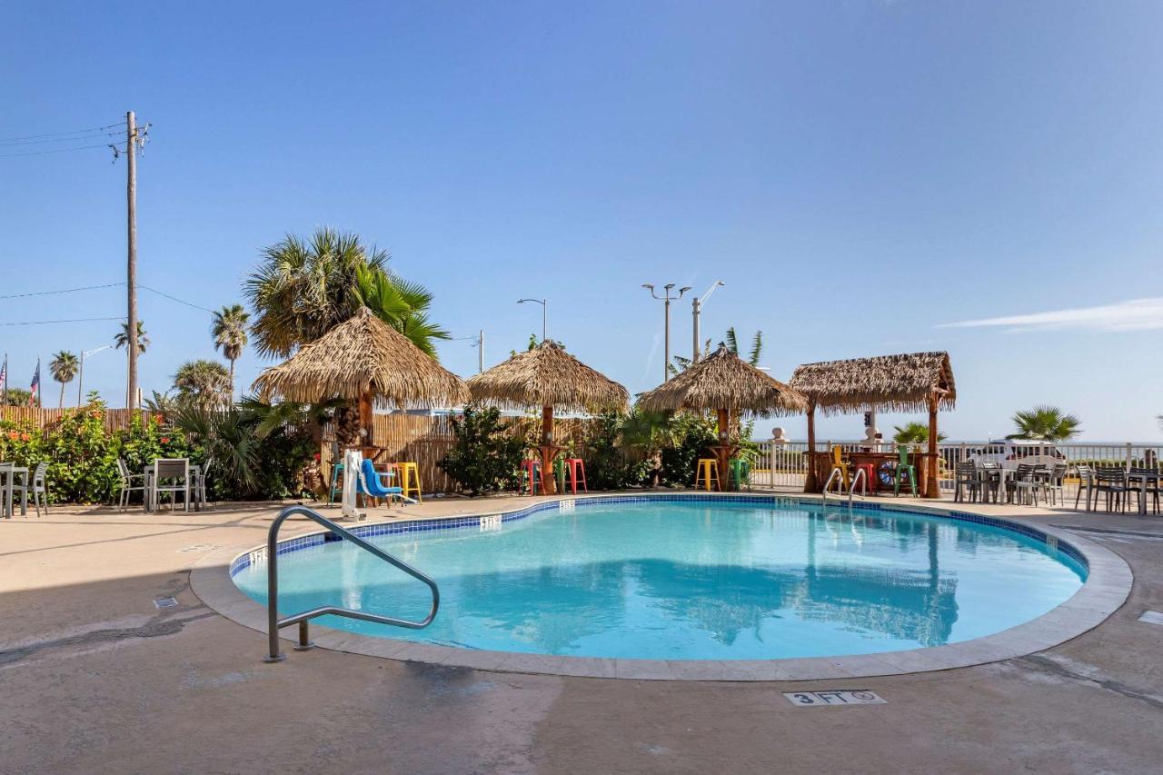 Clarion Pointe Galveston Seawall Hotel Exterior photo