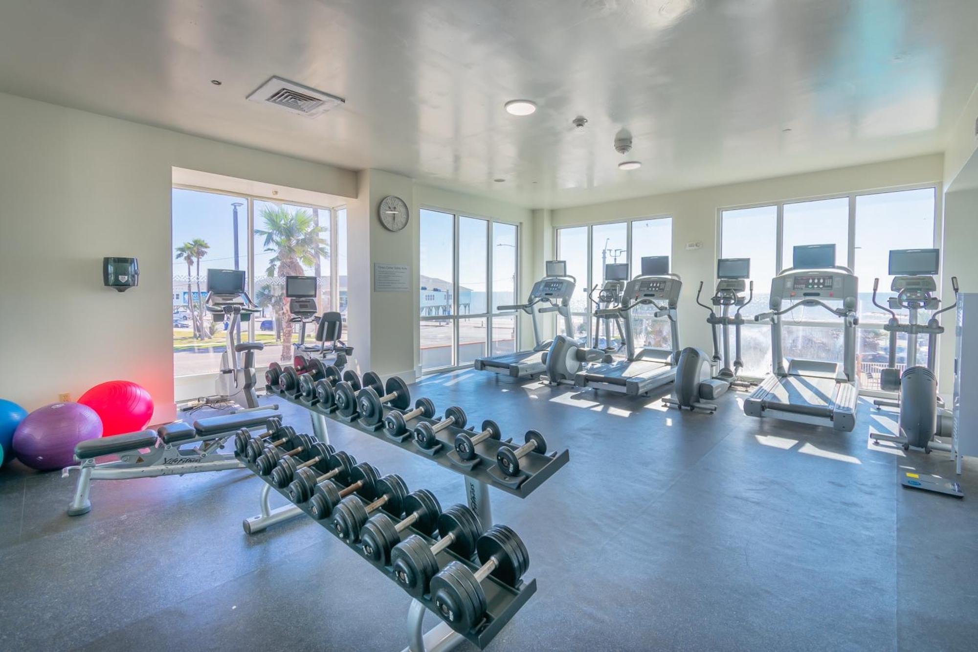 Clarion Pointe Galveston Seawall Hotel Exterior photo