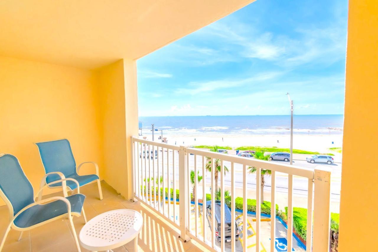 Clarion Pointe Galveston Seawall Hotel Exterior photo